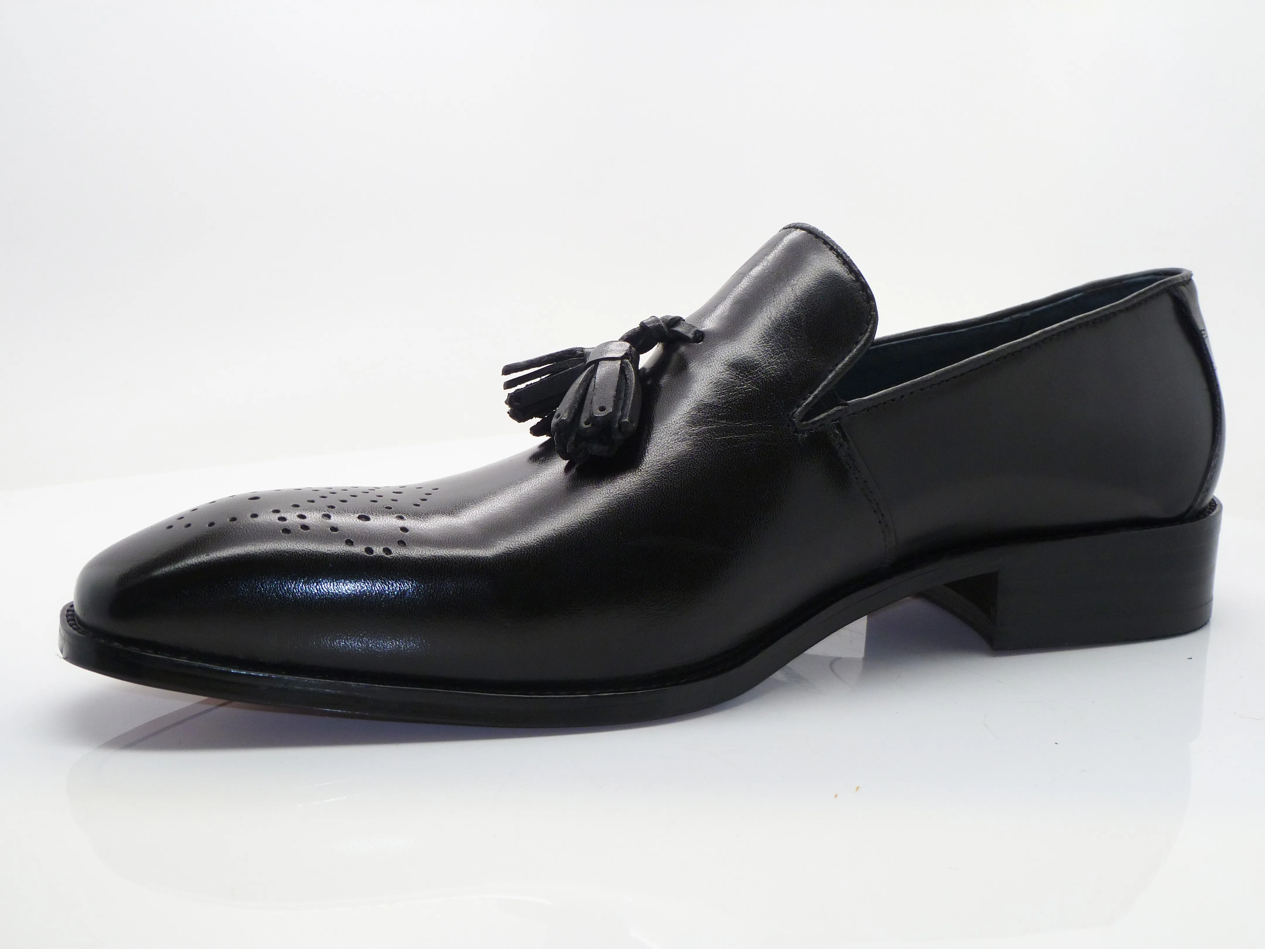 Burnished Calfskin Tasseled Loafer Black